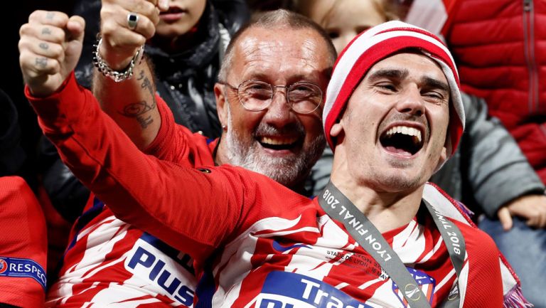 Griezmann celebra el título de Europa League con el Atleti
