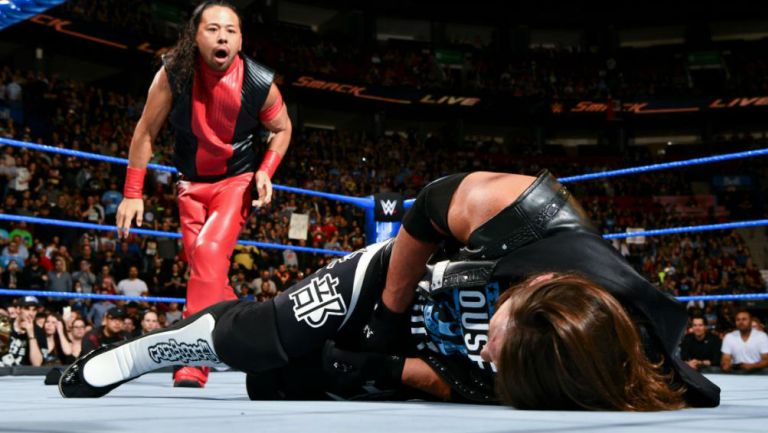 Shinsuke Nakamura ataca a AJ Styles