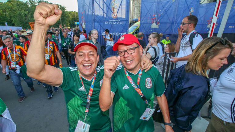 Aficionados mexicanos previo al encuentro de la Selección Mexicana contra Alemania 