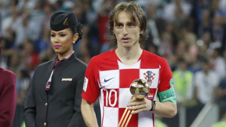 Luka Modric, con el Balón de Oro de Rusia 2018