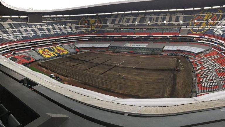 El Estadio Azteca, sin pasto previo al arranque del A2018