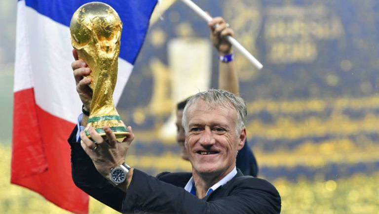 Didier Deschamps levanta la Copa del Mundo en Rusia 2018