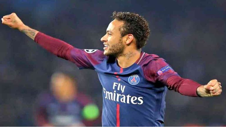 Neymar celebra anotación con el PSG en la Ligue 1
