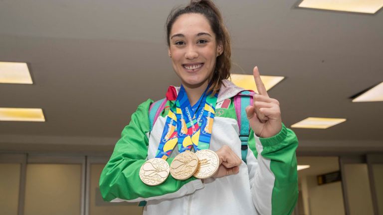 Daniela Rodríguez presume sus tres medallas centroamericanas