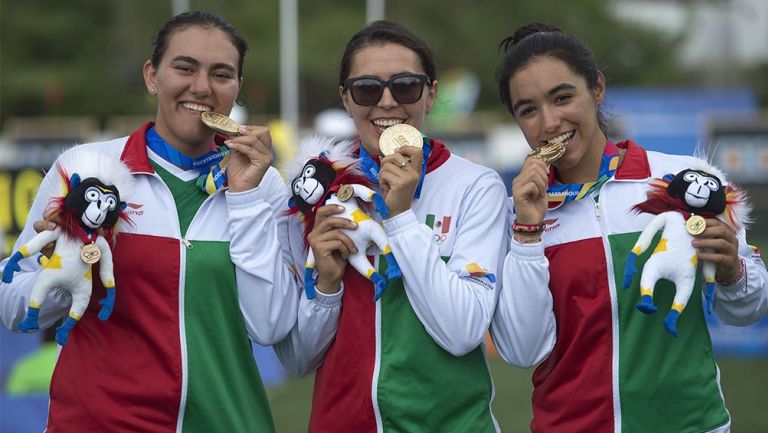 Román, Valencia y Vázquez, con la medalla de oro en los JCC