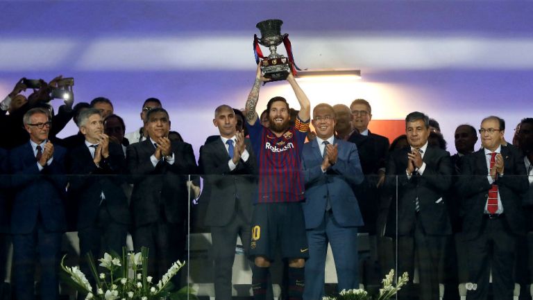 Messi levanta su título número 33 con Barcelona