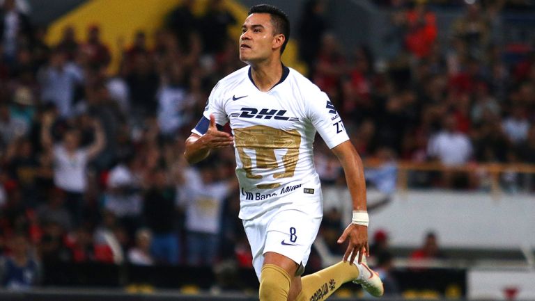 Barrera celebra un gol con Pumas en el Apertura 2018