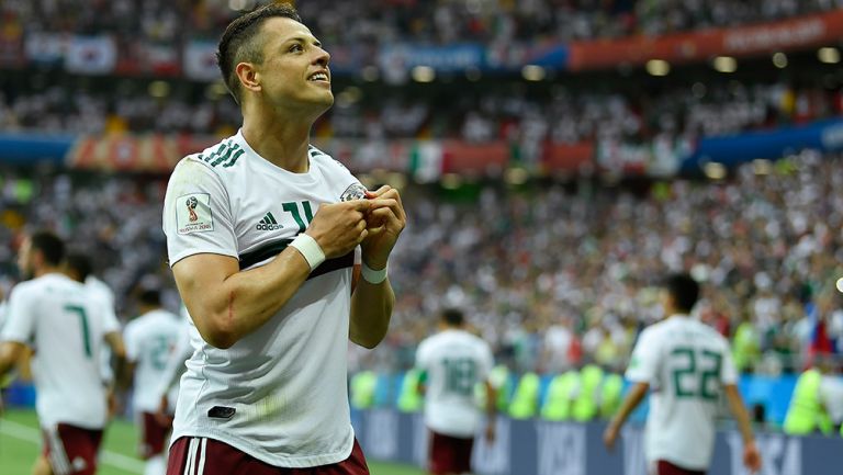 Javier Hernández, celebra gol de México en el Mundial de Rusia