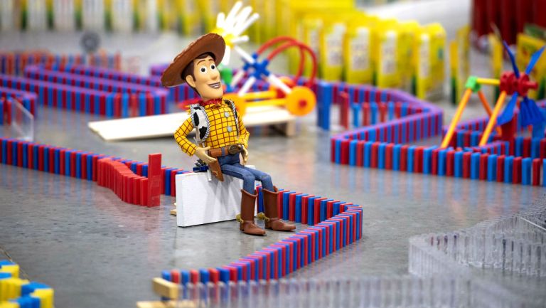 Parte de las 32 mil piezas que rinden homenaje al nuevo parque Toy Story Land de Disney