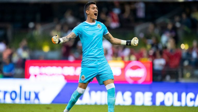 Raúl Gudiño en festejo tras gol contra América