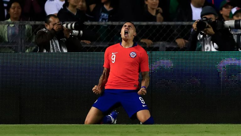 Nicolás Castillo celebra el gol del triunfo de Chile ante México