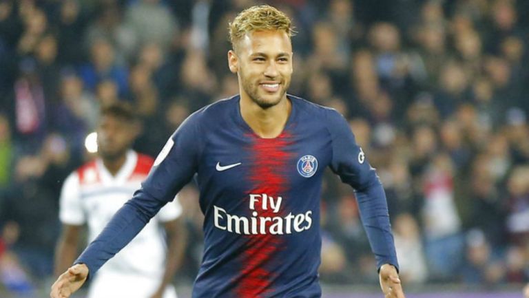 Neymar, durante un juego con el PSG