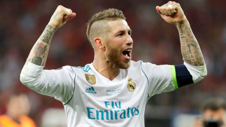 Sergio Ramos celebra durante un partido con el Real Madrid