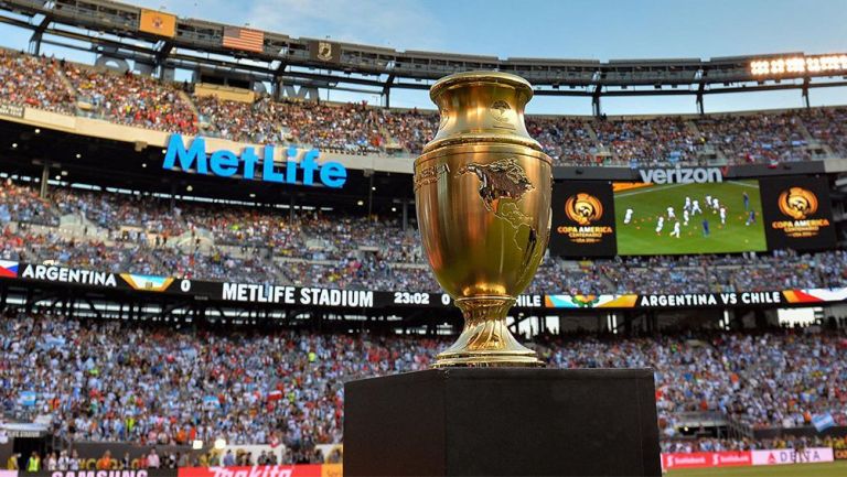 El trofeo de la Copa América, en el Metlife Stadium