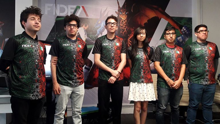 Los seleccionados mexicanos de League of Legends se presentaron en las oficinas de la FNDEM