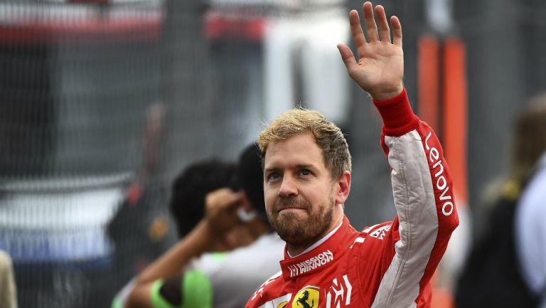 Sebastian Vettel saluda a la afición mexicana tras carrera de F1