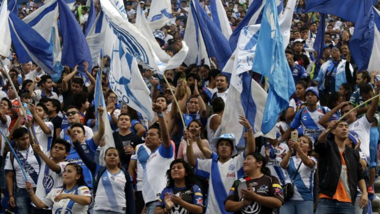Aficionados del Puebla durante un partido