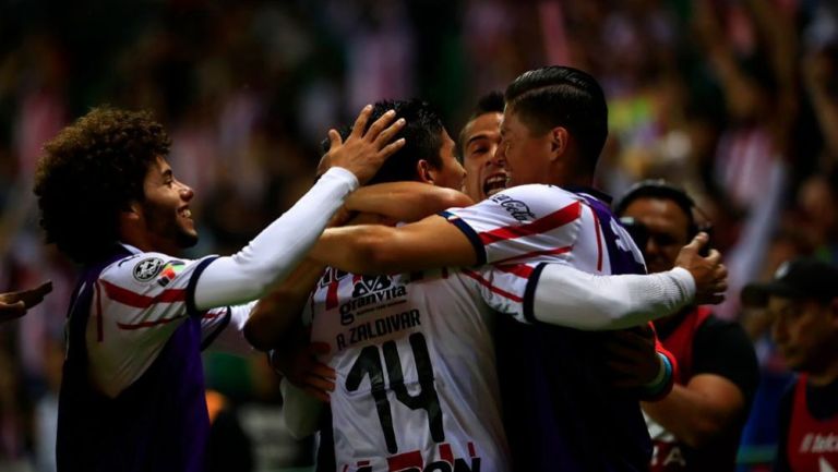 La celebración del gol de Chivas