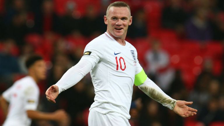 Wayne Rooney durante partido de Inglaterra