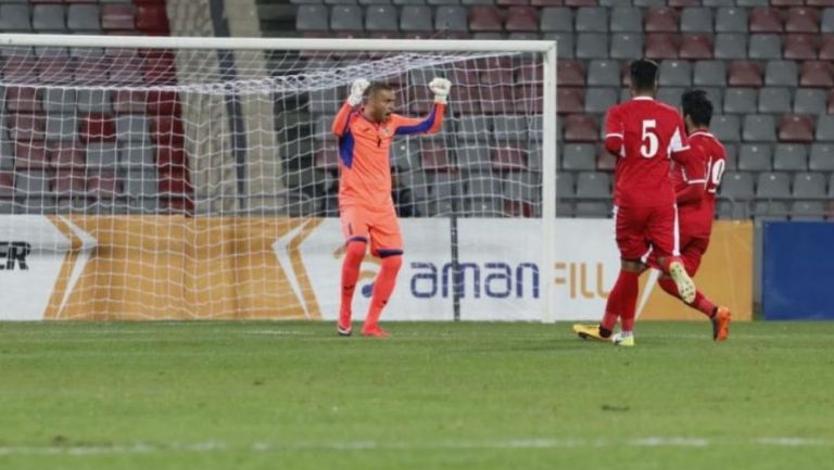 Amer Shafi festaj su gol con Jordania