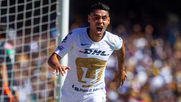 Felipe Mora celebra su gol ante Tigres en Cuartos de Final