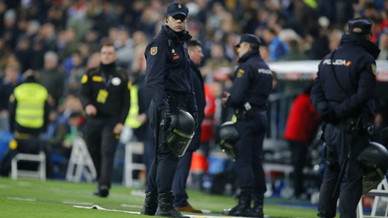Policías son responsables de la seguridad del Santiago Bernabéu 