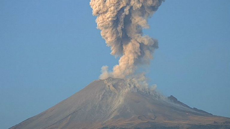 Explosión en volcán Popocatépetl 