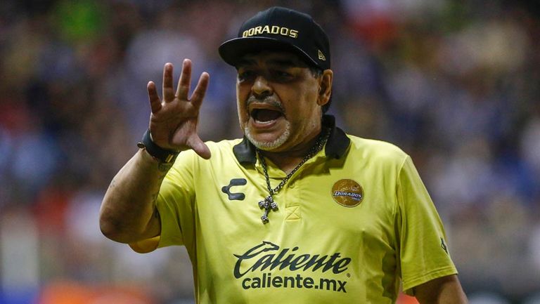 Diego Armando Maradona en un partido de Dorados