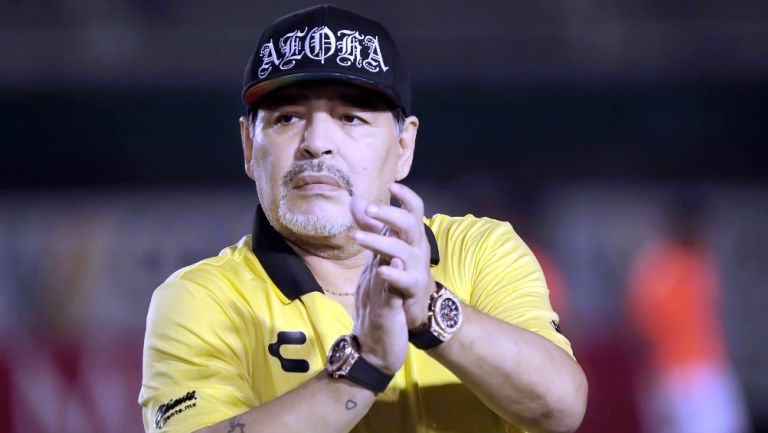 Diego Armando Maradona durante un encuentro contra Venados