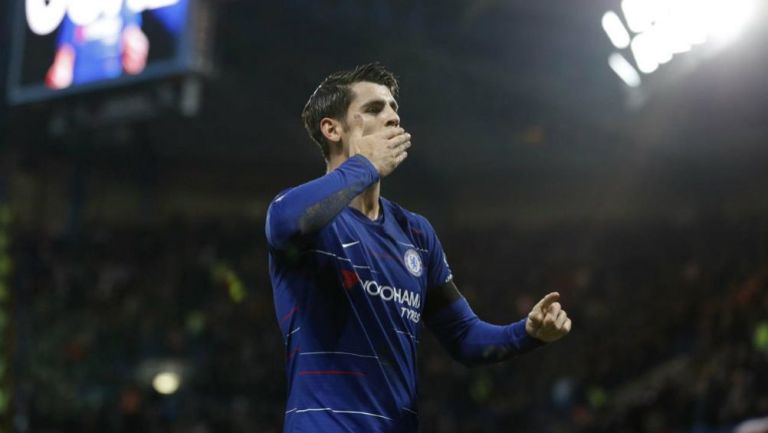Morata celebra gol con Chelsea