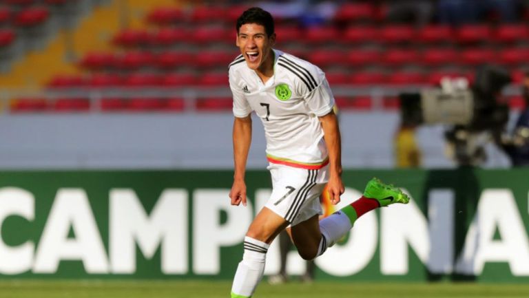 Uriel Antuna festeja un gol con la Selección Mexicana sub-20