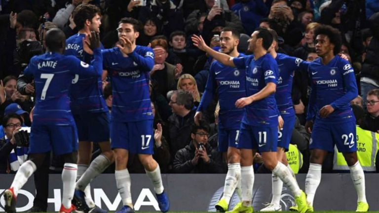 Jugadores del Chelsea festejan triunfo