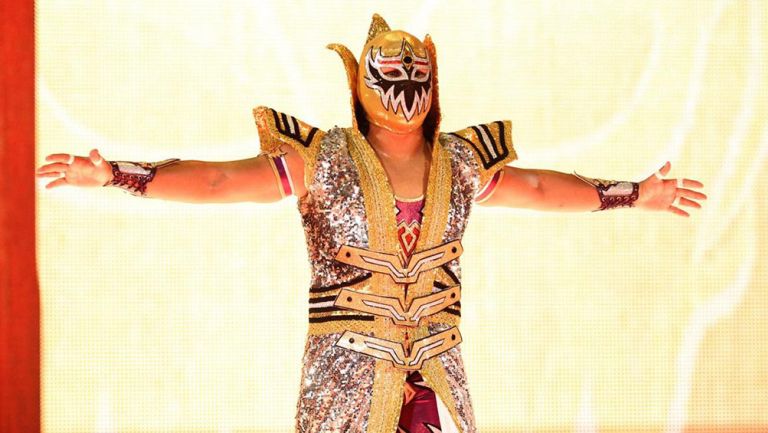 Gran Metalik hace su entrada en WWE