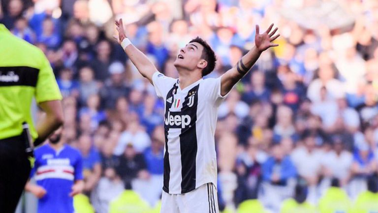 Paulo Dybala festeja un gol con Juventus