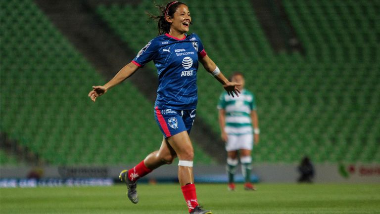 Rebeca Bernal festeja gol con Rayados