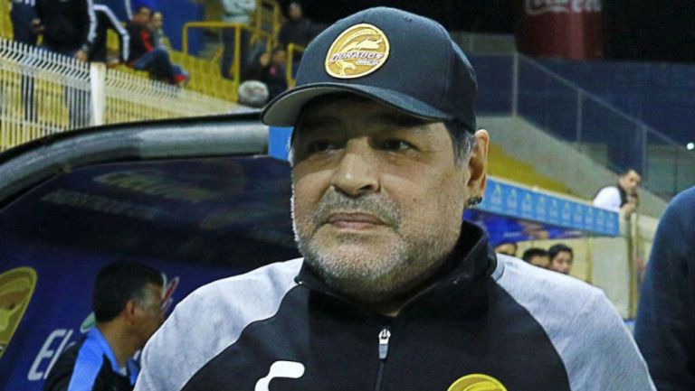 Maradona durante un juego de Dorados