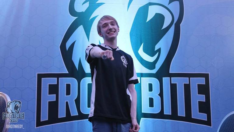 Tweek presume el anillo de campeón tras conquistar Frostbite 2019