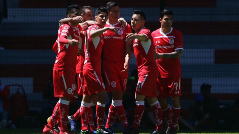 Pablo Barrientos festeja gol contra Veracruz
