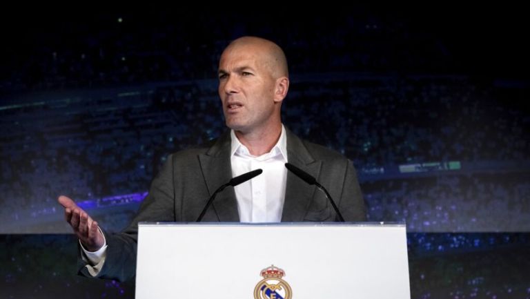 Zidane durante su presentación con el Real Madrid 