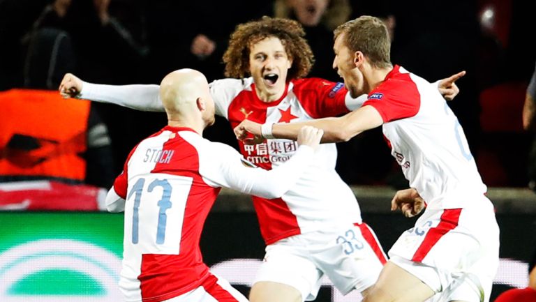 El festejo de los jugadores del Slavia Praga tras un gol contra Sevilla