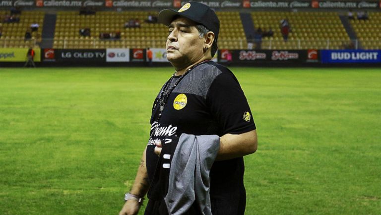 Maradona durante encuentro de Dorados  