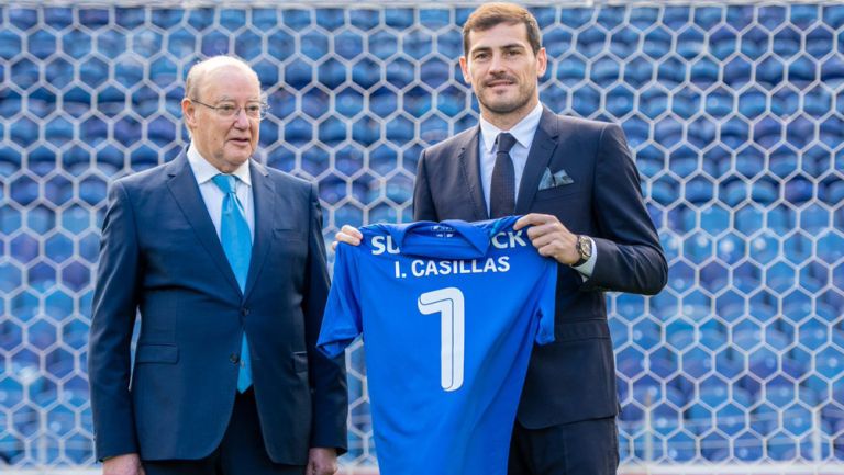 Iker Casillas tras firmar su renovación con el Porto