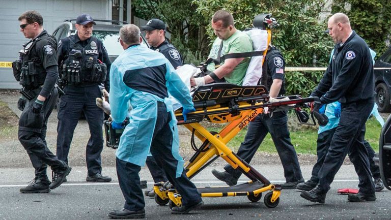 Paramédicos atienden a heridos por tiroteo Seattle