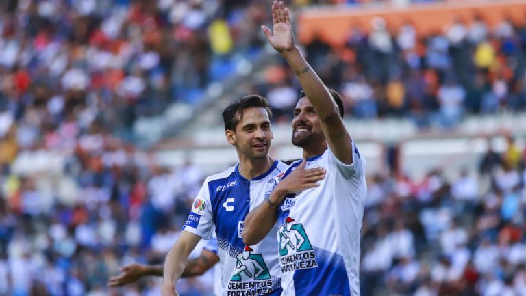 Franco Jara y el Dedos López festejan un gol