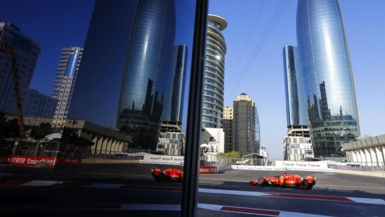 Sebastian Vettel previo a comenzar prueba en el GP de Azerbaiyán 