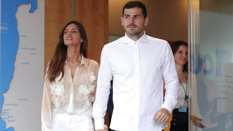 Sara Carbonero e Iker Casillas abandonan un hospital en Portugal