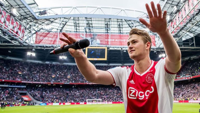 Matthijs de Ligt celebra título del Ajax
