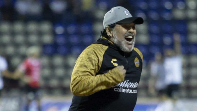 Maradona festeja un triunfo de Dorados en el Clausura 2019