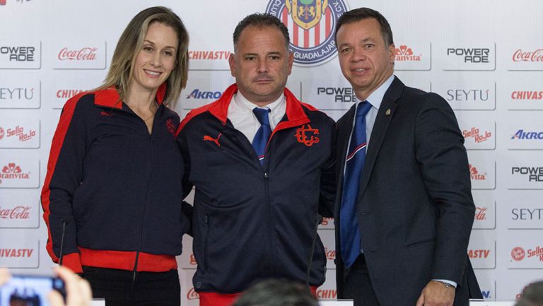 Ramón Villa Zeballos, presentado como entrenador de Chivas Femenil