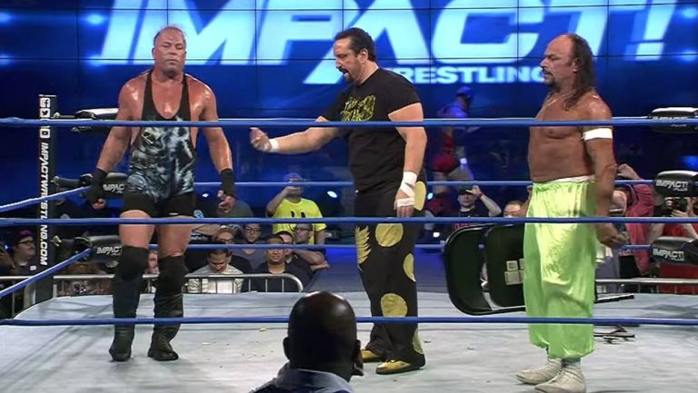 RVD, Tommy Dreamer y Sabu en el ring de Impact Wrestling